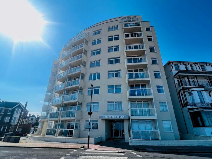 2 Bedroom Flat To Rent In Royal Parade, Eastbourne, BN22