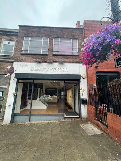Retail Premises To Rent In Stanmore Hill, Stanmore, HA7
