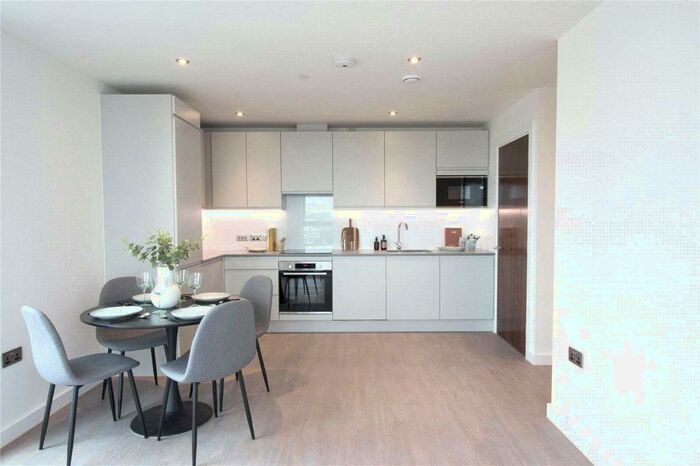 2 Bedroom Apartment To Rent In Thames Quarter, Napier Road, Reading, RG1