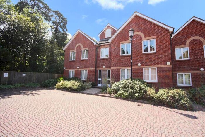2 Bedroom Apartment To Rent In Darwin Place, Bracknell, RG12