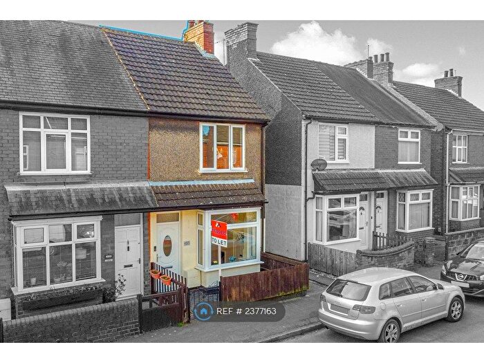 3 Bedroom Semi-Detached House To Rent In Crescent Road, Hugglescote, Coalville, LE67