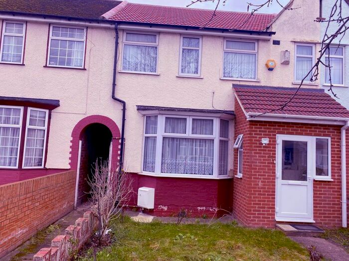 1 Bedroom Flat To Rent In Cranborne Waye, Hayes UB4