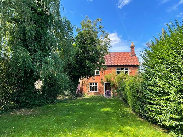3 Bedroom Detached House For Sale In The Street, Somerleyton, NR32