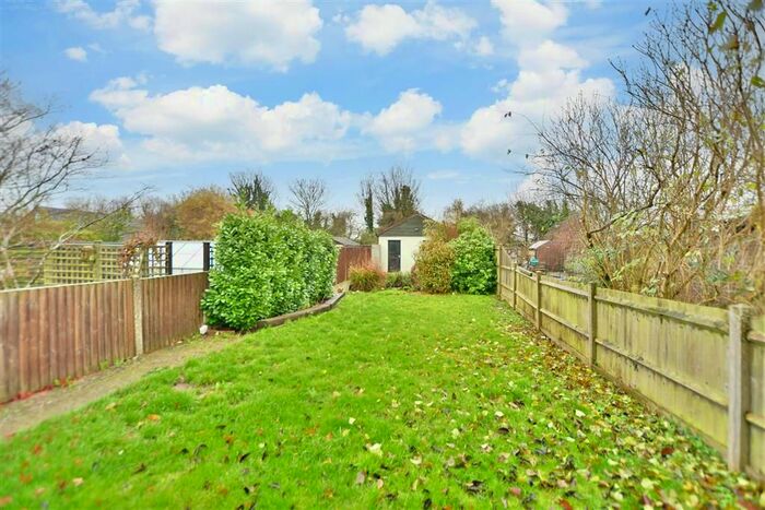 4 Bedroom Semi-Detached House For Sale In Ruins Barn Road, Tunstall, Sittingbourne, Kent, ME10