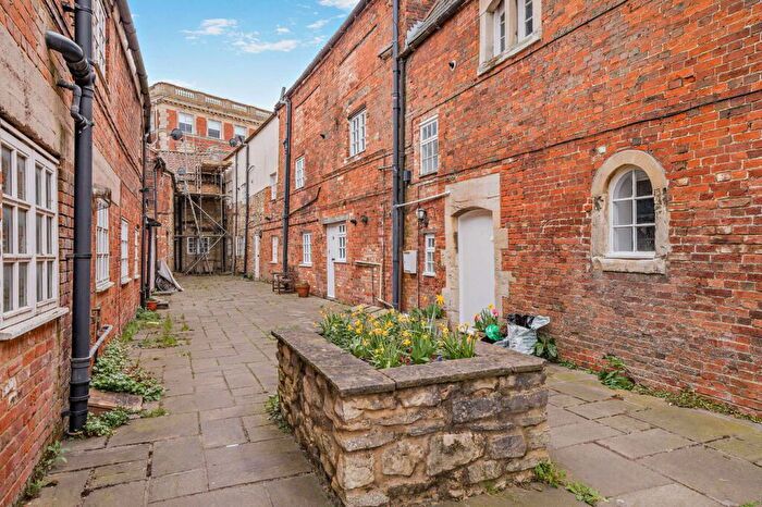 1 Bedroom Flat For Sale In Hill Street, Trowbridge, BA14