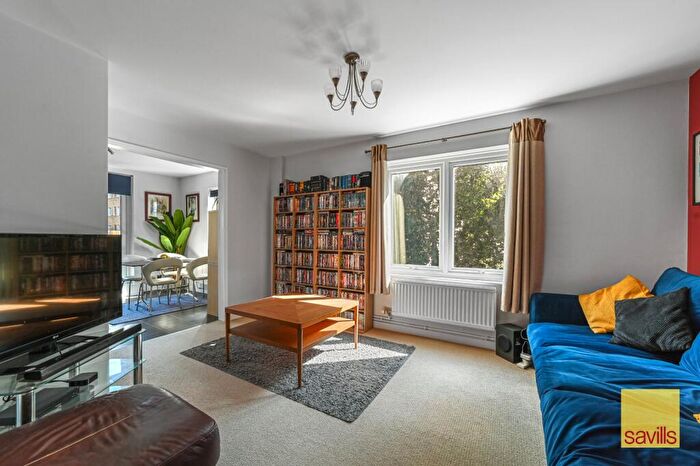 3 Bedroom Apartment For Sale In Blue Anchor Yard, London, E1