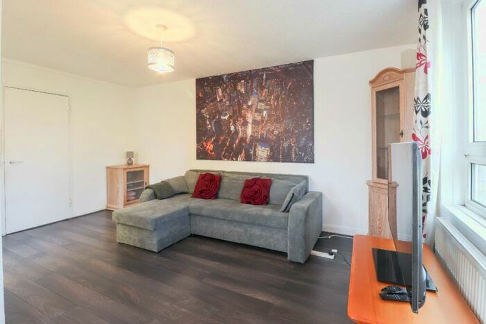 1 Bedroom Flat To Rent In Oakley Square, Camden Town, NW1