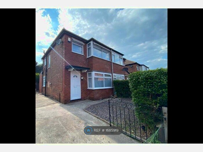 2 Bedroom Semi-Detached House To Rent In Long Street, Manchester, M18