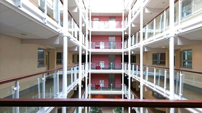 3 Bedroom Flat To Rent In Royal Parade Elmdale Road, Bristol, BS8