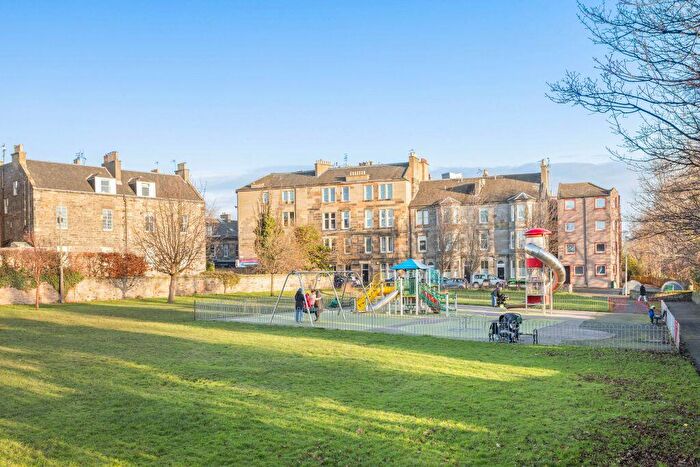 2 Bedroom Flat For Sale In / Largo Place, Leith, Edinburgh, EH6