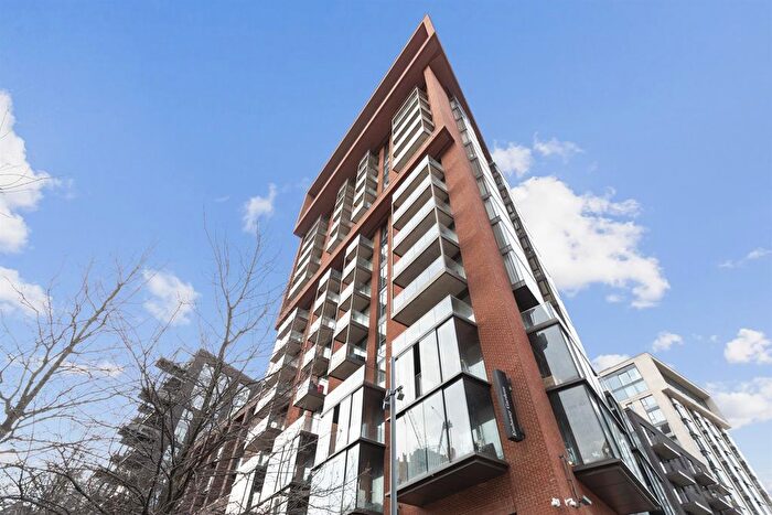2 Bedroom Flat For Sale In Ambassador Building, Embassy Gardens, New Union Square, Nine Elms, London, SW11