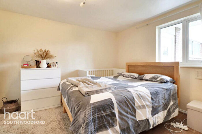 2 Bedroom Apartment To Rent In Victoria Road, London, E18