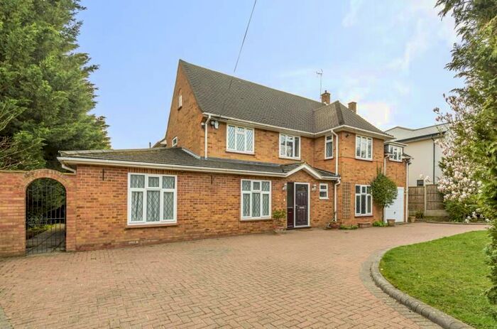 8 Bedroom Detached House To Rent In Farm Way, Northwood, HA6