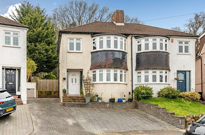 3 Bedroom Semi Detached House For Sale In Copthorne Avenue, Bromley, BR2