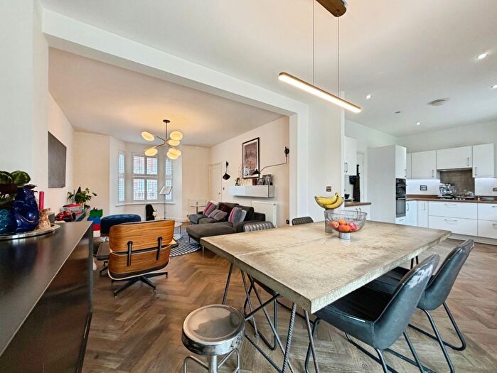 5 Bedroom Semi-Detached House For Sale In Goodsall Road, Tenterden, TN30