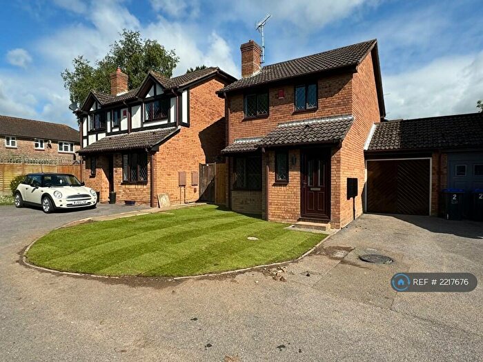 3 Bedroom Detached House To Rent In Gatcombe Close, Worthing, BN13