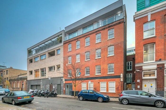 3 Bedroom Flat To Rent In Old Nichol Street, London, E2