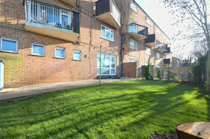2 Bedroom Flat To Rent In Alexandra Gardens, Stanley Road, Carshalton, SM5