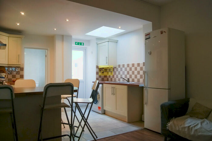 5 Bedroom Terraced House To Rent In Hubert Road - Bath Student Property, B29