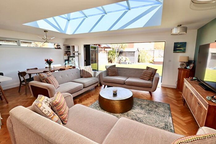 3 Bedroom Detached Bungalow For Sale In Albion Close, Lincoln, LN1