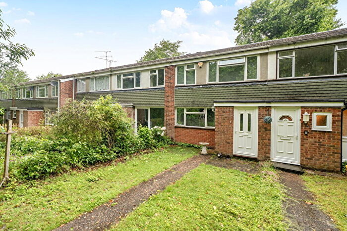3 Bedroom Terraced House For Sale In Extended Home With Garage EnBloc - Quiet Walkway Position, ME8