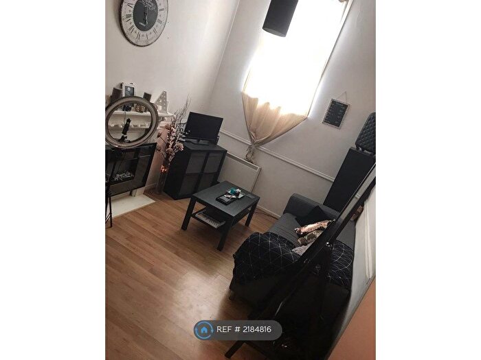 1 Bedroom Flat To Rent In Fountain Buildings, Bath, BA1