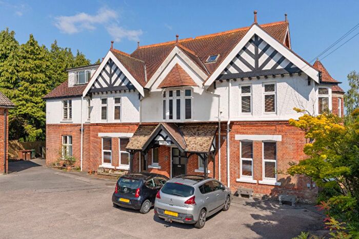 2 Bedroom Flat To Rent In Queens Road, Crowborough, TN6