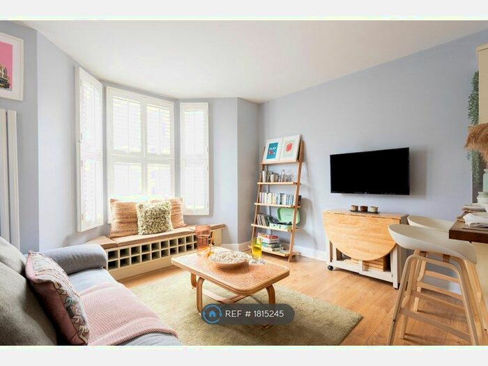 2 Bedroom Flat To Rent In Ground Floor (), London, SW4