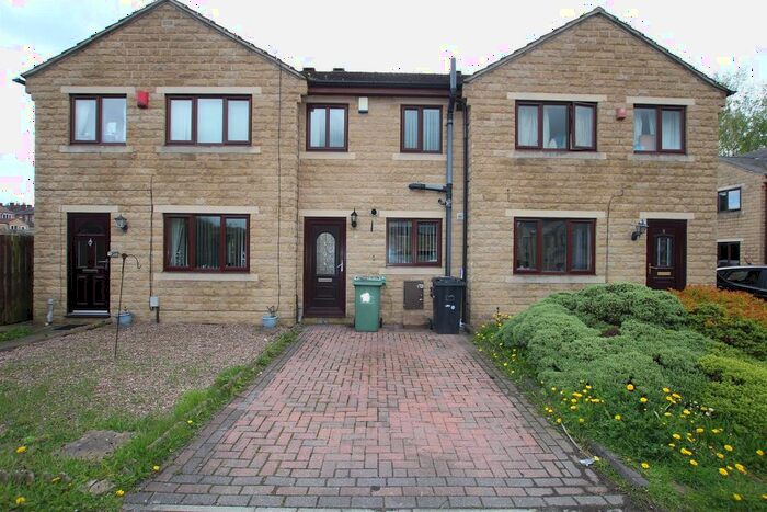 2 Bedroom Semi-Detached House To Rent In Deacons Walk, Heckmondwike, WF16