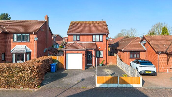 3 Bedroom Detached House For Sale In Castle Green, Westbrook, WA5