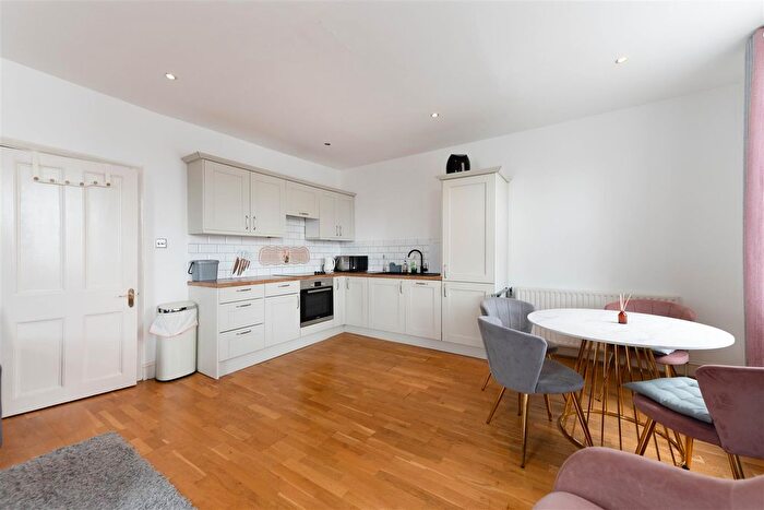 1 Bedroom Flat To Rent In St. Georges Drive, London, SW1V