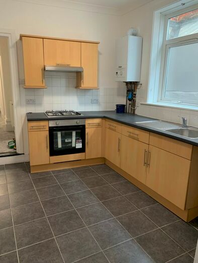 2 Bedroom Flat To Rent In Lower Derby Road, Portsmouth, PO2
