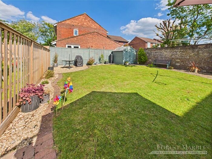 4 Bedroom Detached House For Sale In Beaconsfield Way, Frome, BA11