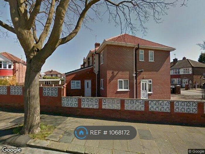 5 Bedroom Semi-Detached House To Rent In Welney Road, Manchester, M16