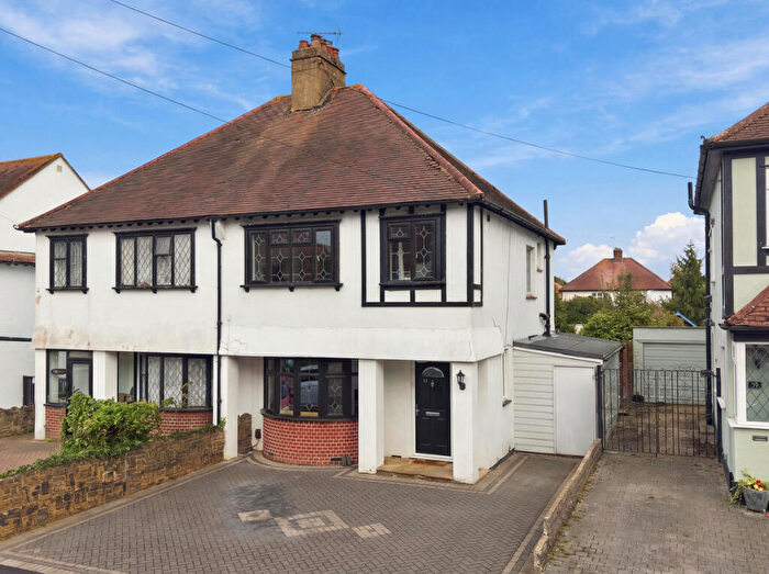 3 Bedroom Semi-Detached House For Sale In Earls Hall Avenue, Southend-on-sea, SS2