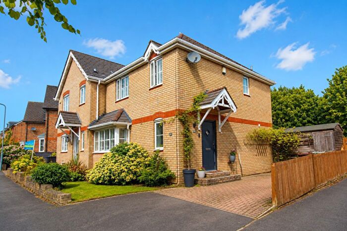 3 Bedroom Semi-detached House For Sale In Garden Road, Tonbridge, TN9