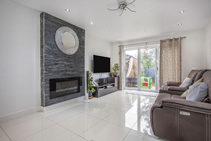 4 Bedroom Detached House For Sale In Worple Road, Staines-Upon-Thames, Surrey, TW18