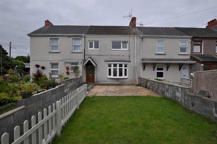 3 Bedroom Terraced House To Rent In Gwendraeth Town, Kidwelly, SA17