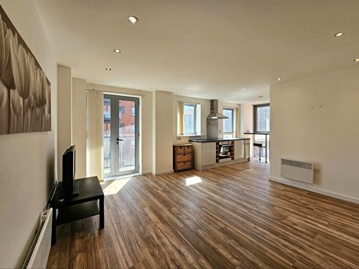 2 Bedroom Apartment To Rent In Santorini City Island Gotts Road Leeds, LS12