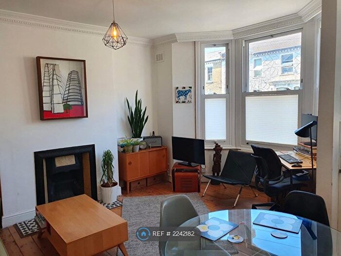 2 Bedroom Flat To Rent In Stansfield Road, London, SW9