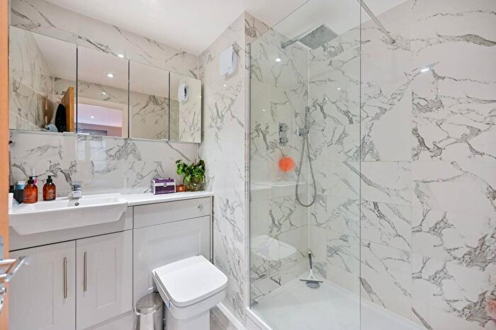 2 Bedroom Flat For Sale In Wexham Road, Slough, SL1