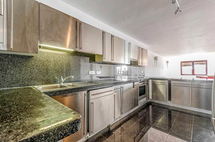 2 Bedroom Flat To Rent In Wapping High Street, Wapping, London, E1W