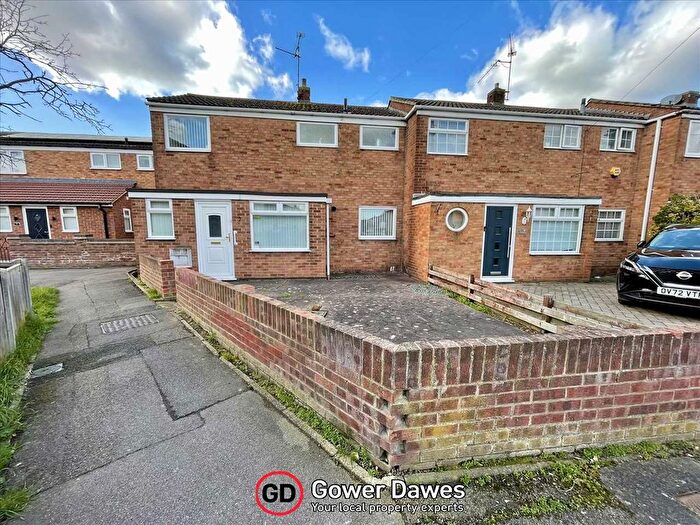 3 Bedroom End Terrace House For Sale In Chesterton Way, Tilbury, RM18
