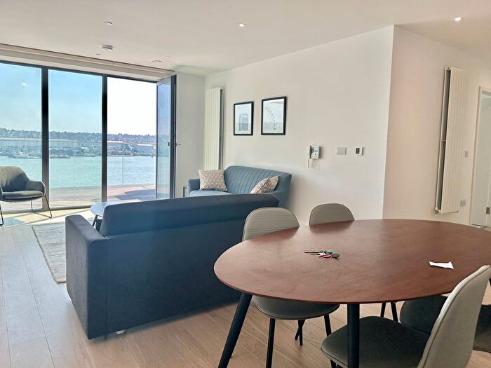 2 Bedroom Flat To Rent In Cable Street, London, E16