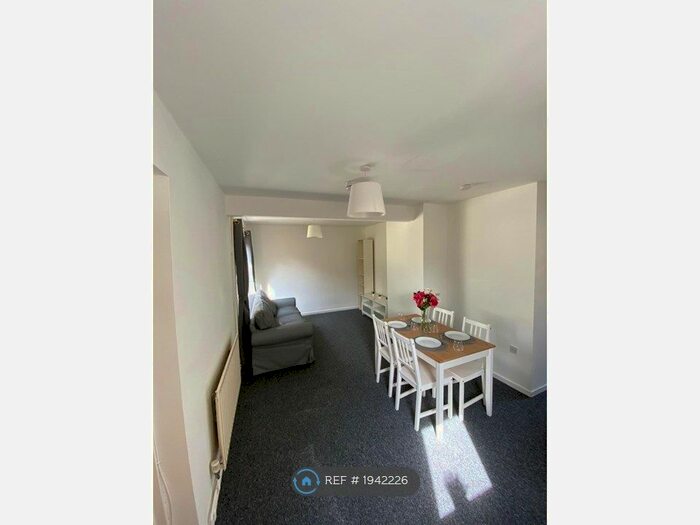 4 Bedroom Semi-Detached House To Rent In Cheney Way, Cambridge, CB4