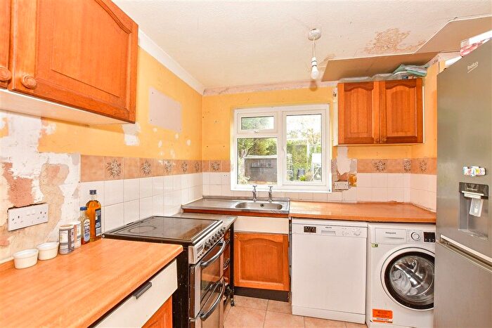 3 Bedroom Semi-detached House For Sale In Willow Crescent, Five Oak Green, Kent, TN12