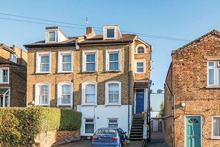 1 Bedroom Detached House For Sale In Ravensbourne Road, London, SE6