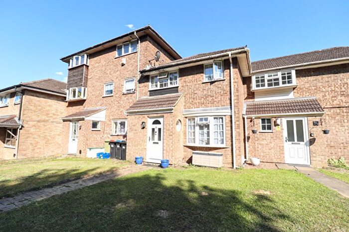 3 Bedroom Terraced House For Sale In Whaddon Way, West Bletchley, MK3