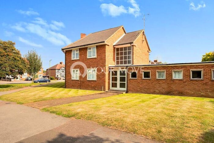 1 Bedroom Maisonette To Rent In Strathmore Court, Strathmore Avenue, Hitchin, Hertfordshire, SG5