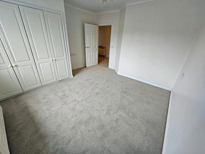 1 Bedroom Flat For Sale In Brook Court, Burcot Lane, Bromsgrove, Worcs, B60